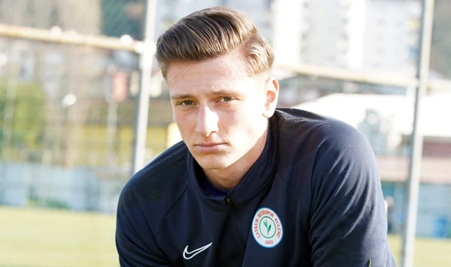 Rizesporlu genç kaleci Zeki Furkan Kayalı ilki yaşadı