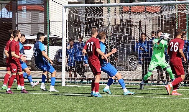Çaykur Rizespor U19 direklere takıldı