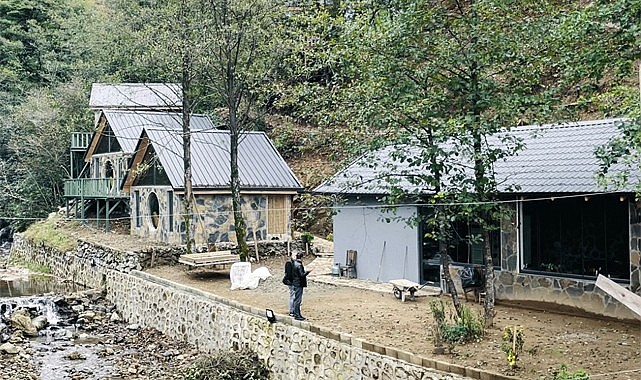 Fındıklı'da ruhsatsız 11 bungalov yıkıldı