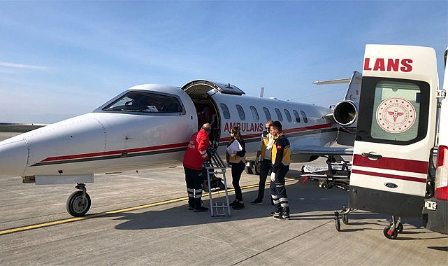 Uçak Ambulans 2 hasta için Rize-Artvin Havalimanından havalandı