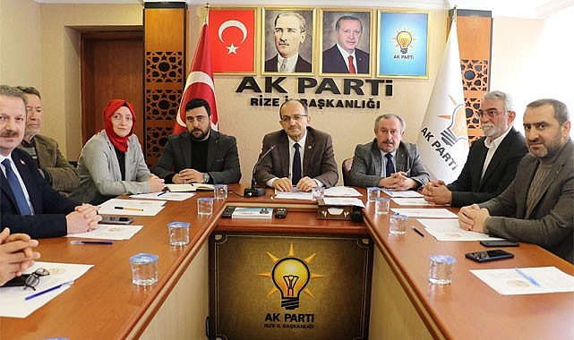 AK Parti Rize'de yeni yönetim ve görev dağılımı belli oldu