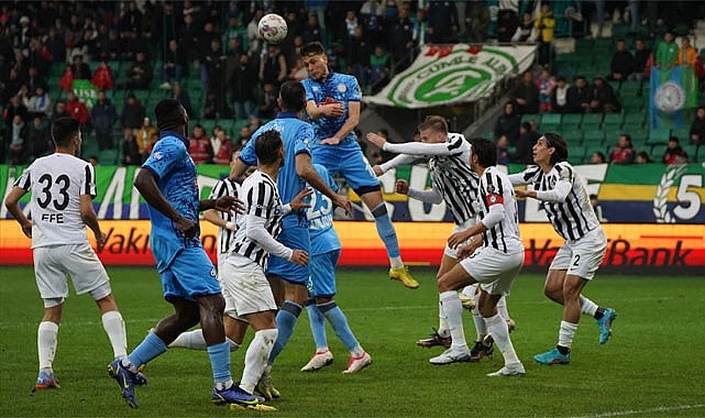 Çaykur Rizespor sahasında Altay'ı 3 golle geçti