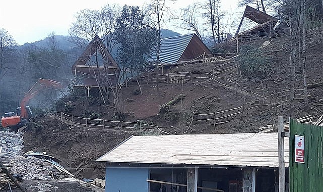 Fındıklı'da kaçak yapılan 11 bungalov ve 1 restorant yıkıldı