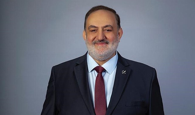 Yeniden Refah Adayı Mehmet Akif Zerdeci'den Bayram Kutlaması