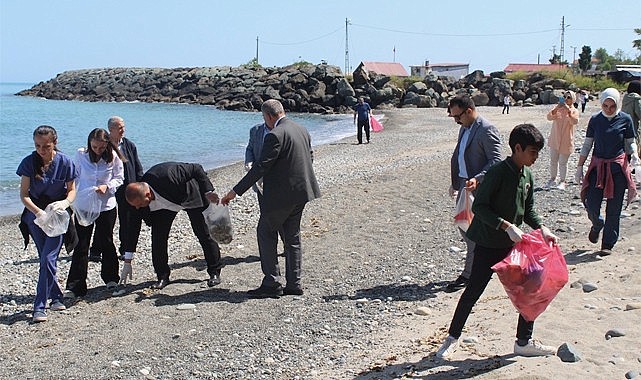 Rize'de İzmarit Toplama Etkinliği düzenlendi