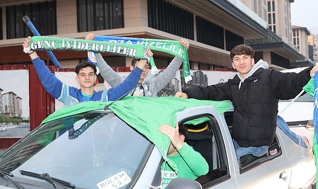 Rize'de Süper Lig coşkusu sokaklara taştı