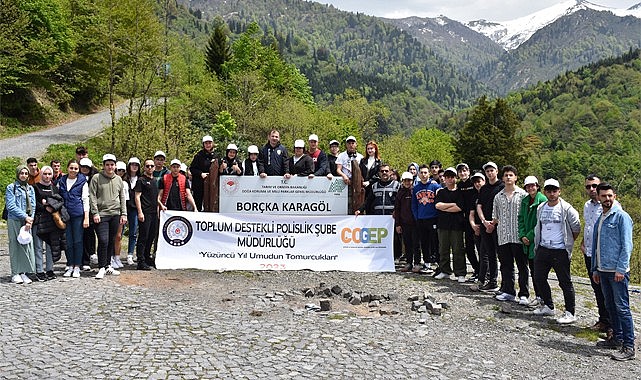 Rize Polisinden lise öğrencilerine Karagöl gezisi