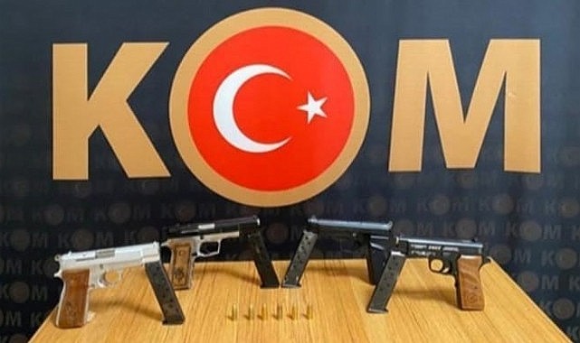 Rize'de 4 kaçak silahla yakalanan 2 kişi gözaltına alındı
