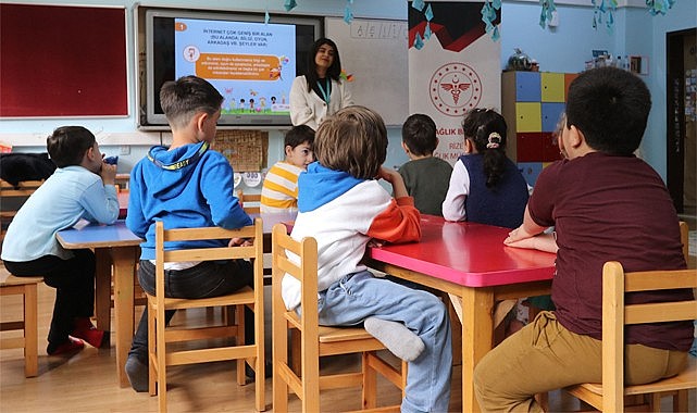 Rize'de anaokulu öğrencilerine Güvenli İnternet Kullanımı eğitimi