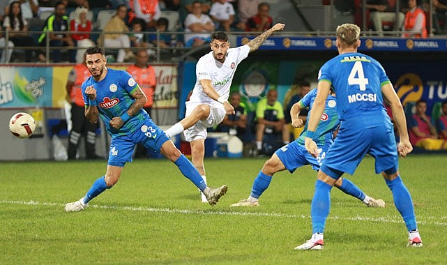 Çaykur Rizespor sahasında ilk 3 puanını aldı