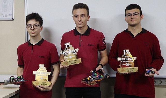 Rize'nin Robot Yarışması Şampiyonları ödüllerini aldı