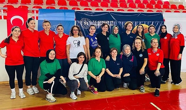 Rizeli Sağlıkçılar Masa Tenisinde bölge 1.'si oldu