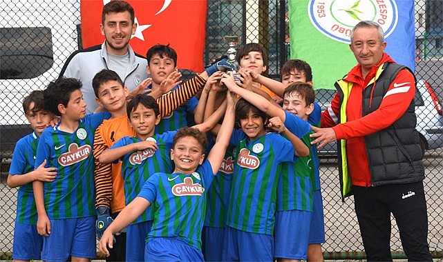 Rize'de U11 Minikler Futbol Şenliği sona erdi