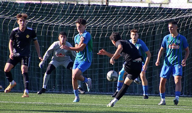 Çaykur Rizespor U19'a sahasında rakip dayanmıyor