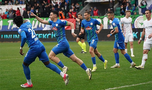 Çaykur Rizespor sahasında Antalya'yı 3 golle geçti