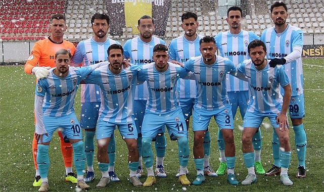 Pazarspor ilk yarı başka, ikinci yarı başka