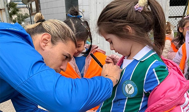 Minik Taraftarlar Çaykur Rizespor'u ziyaret etti