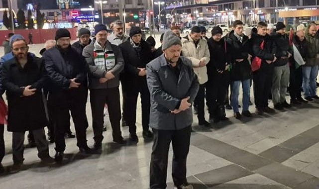 Yalova'da şehit düşen polisler için Rize'de gıyabi cenaze namazı kılındı