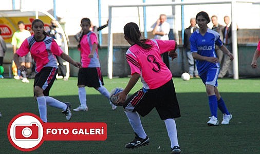 Rize Belediyespor Kız Futbol Takımı ilk maçında mağlup oldu