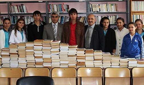 Rize'den Manisa'ya kitap desteği