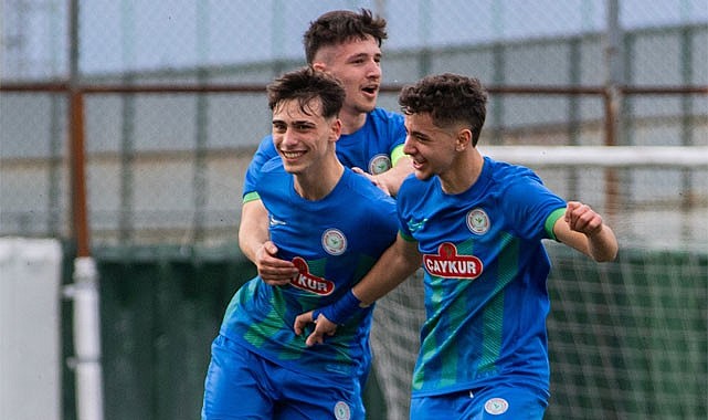 U17 derbisinde kazanan Rizespor: Liderle puan farkı 1'e indi