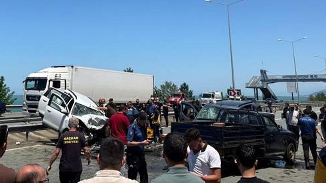Ardeşen'de Ters Yöne Giren Araç Katliam Yarattı! 2 Ölü, 3 Yaralı