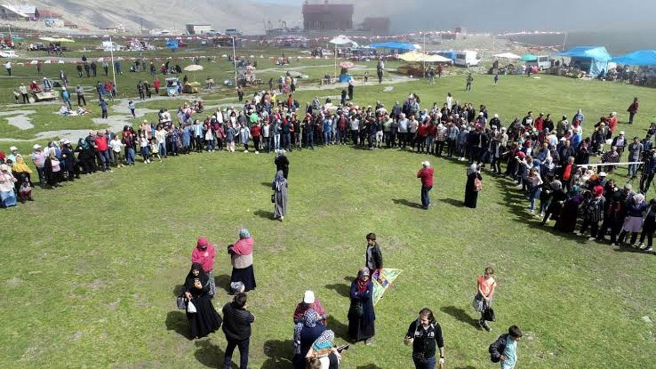 Ovit Yayla Şenlikleri için Geri Sayım Başladı: İlk Durak Rize Çay Çarşısı